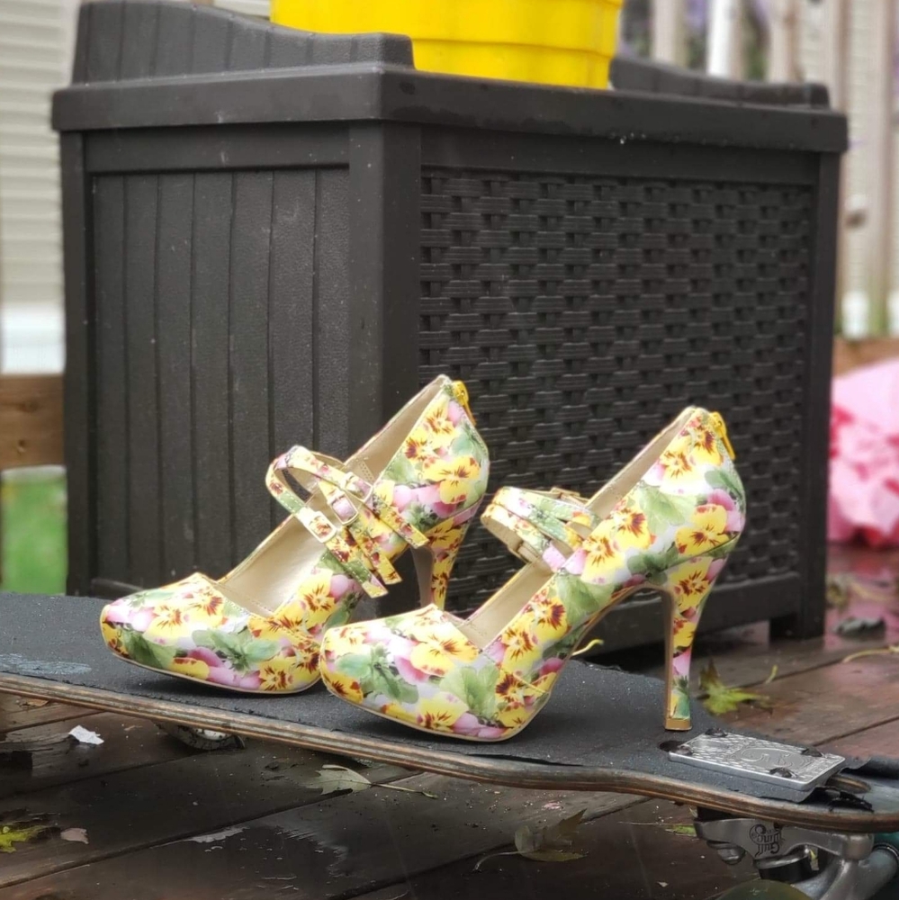 Satin Maryjane Floral Print High Heels - Picture 7 of 8